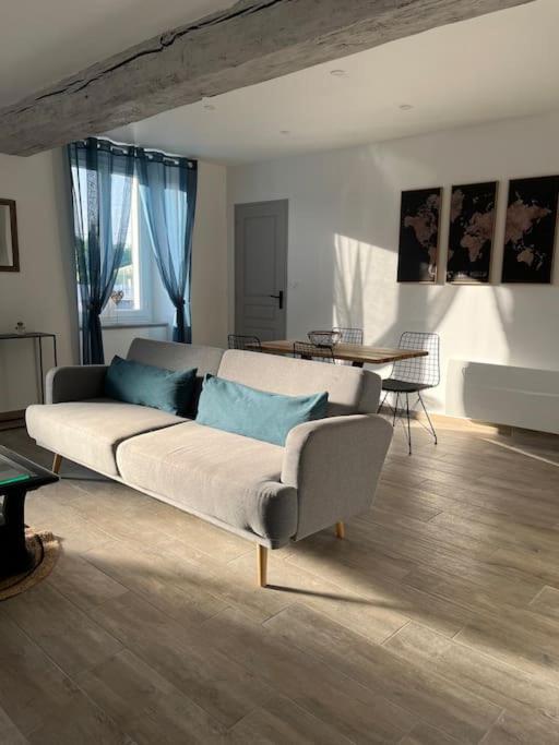 Appartement Centre De Guécélard Exteriör bild
